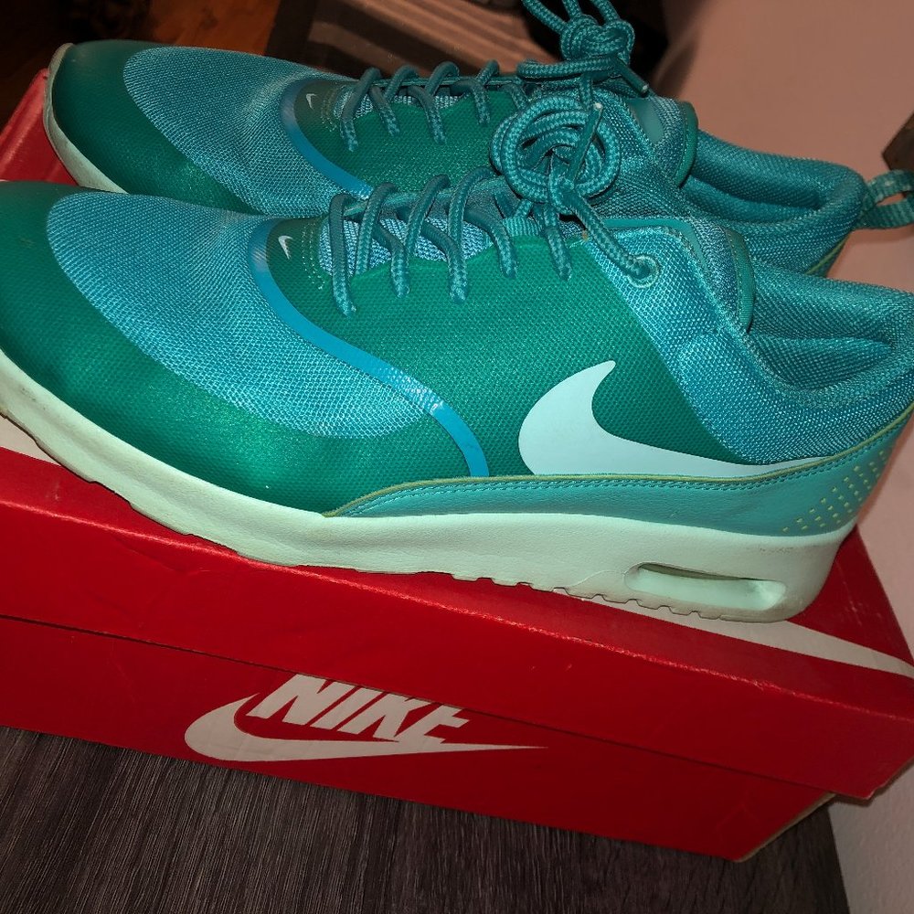 Women's Air Max Thea